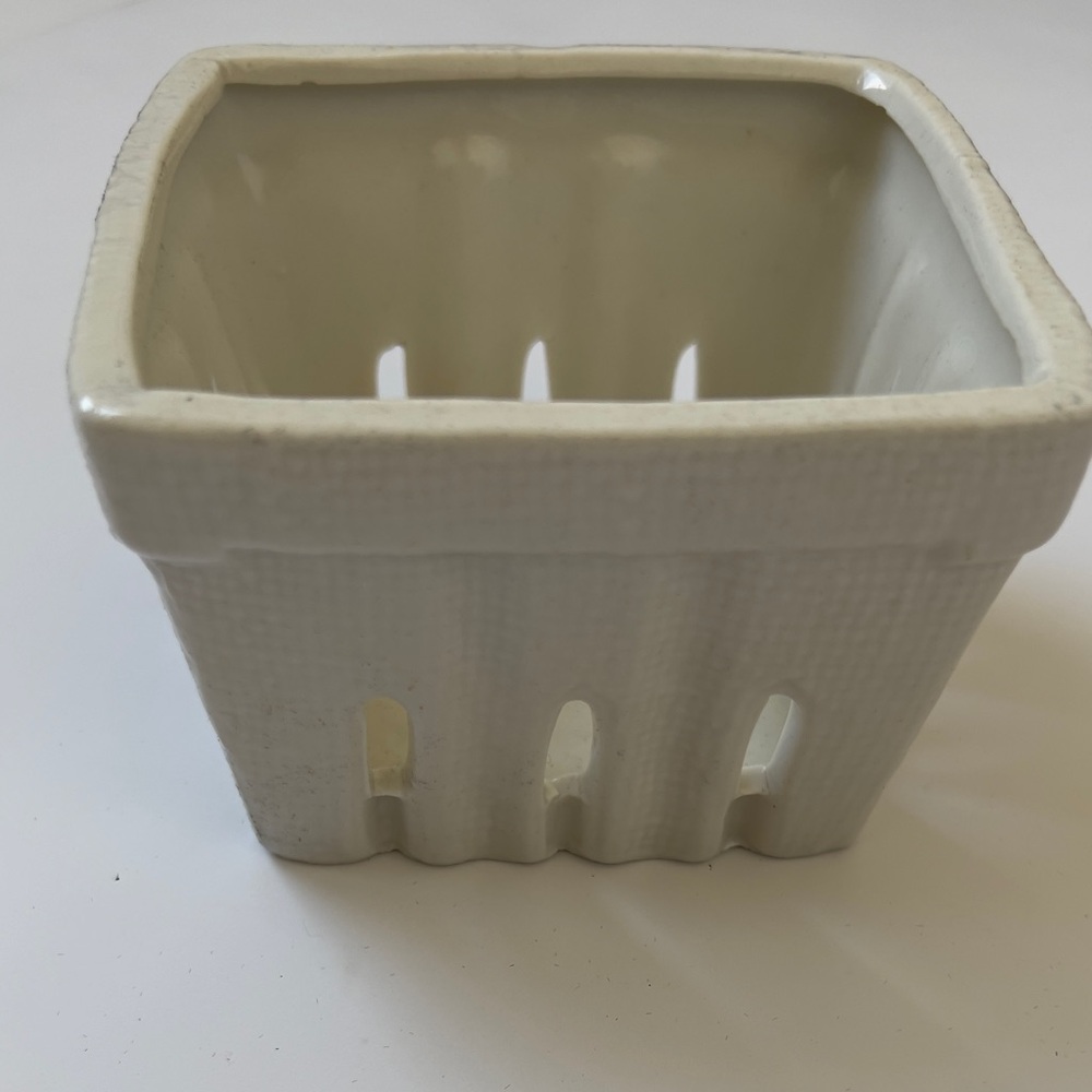 Creative Co-Op Ivory Ceramic Basket